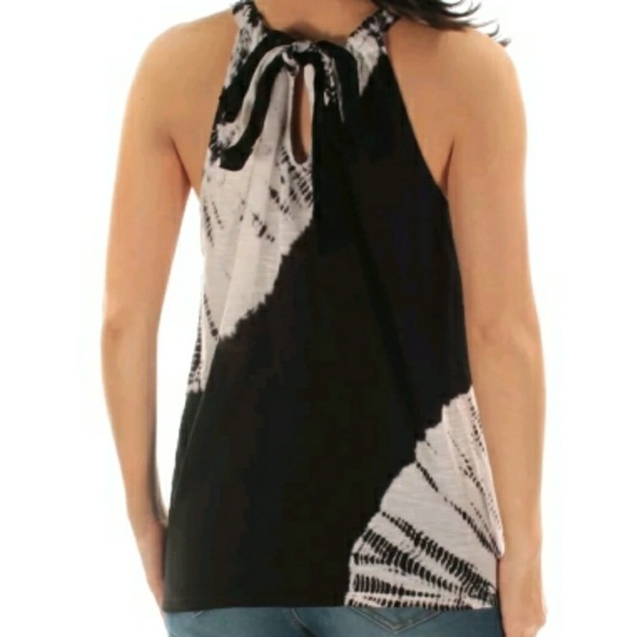 Cute casual top. tie die with sequins - Picture 2 of 3